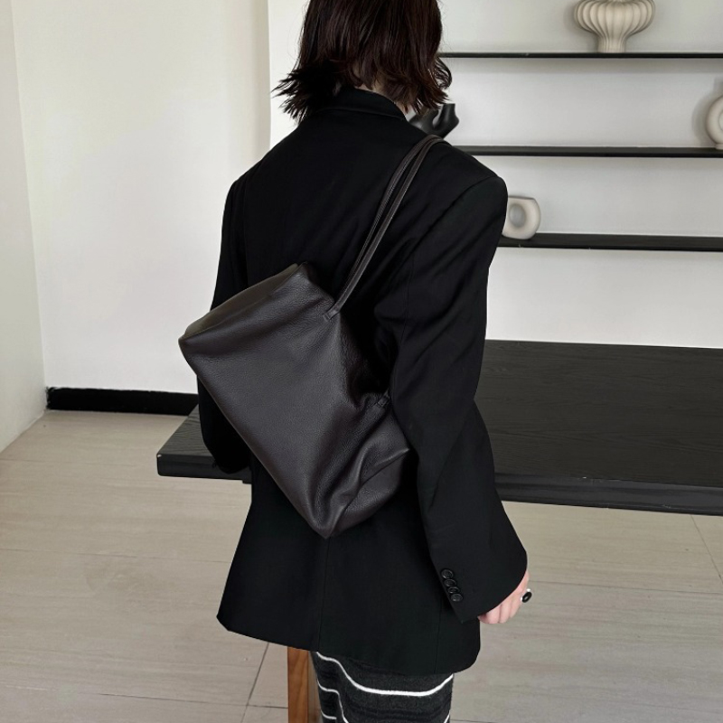 Изящные и лаконичные сумки-тоу – обзор и цена Women Bags Branded